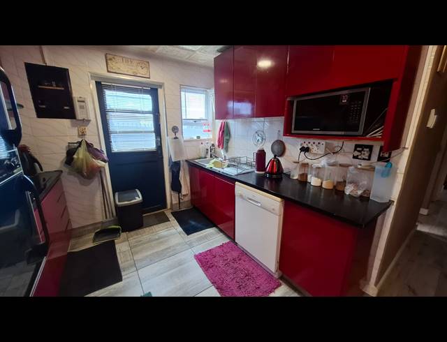 3 BEDROOM FREEHOLD FOR SALE IN STRANDFONTEIN VILLAGE